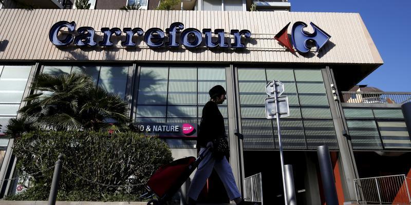 Nice_Matin's tweet image. Trop de monde dans les hypermarchés, les salariés en colère contre la population, mais aussi contre leur direction bit.ly/2wRdNUd