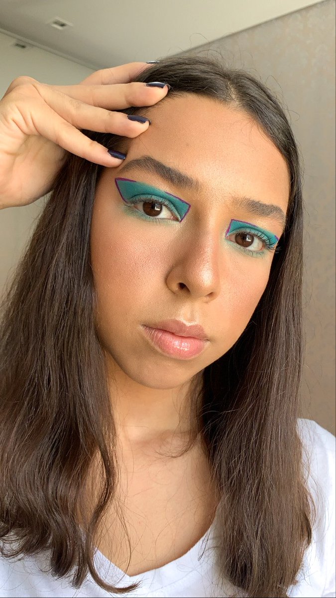tf_iara's tweet photo. gente vemk me ajudar a divulgar meu trabalho vem
insta: @iarateixeiramakeup https://t.co/Fo30Tmp5iN