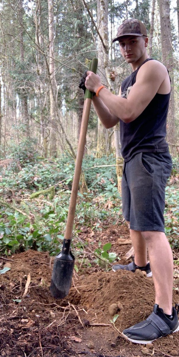 AdenHartman42's tweet photo. Fence digging counts for a workout..right? https://t.co/CHjV2khv4T