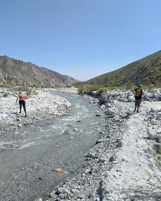 When you can't cross the stream to the other side as your hiking buddy @Kim because you gotta keep your social distance, so you climb across the pinch-point... 😂 Patrick and I were missing our new favorite workout when…

📸 instagram.com/p/B-k656BFe71/ via tweet.photo