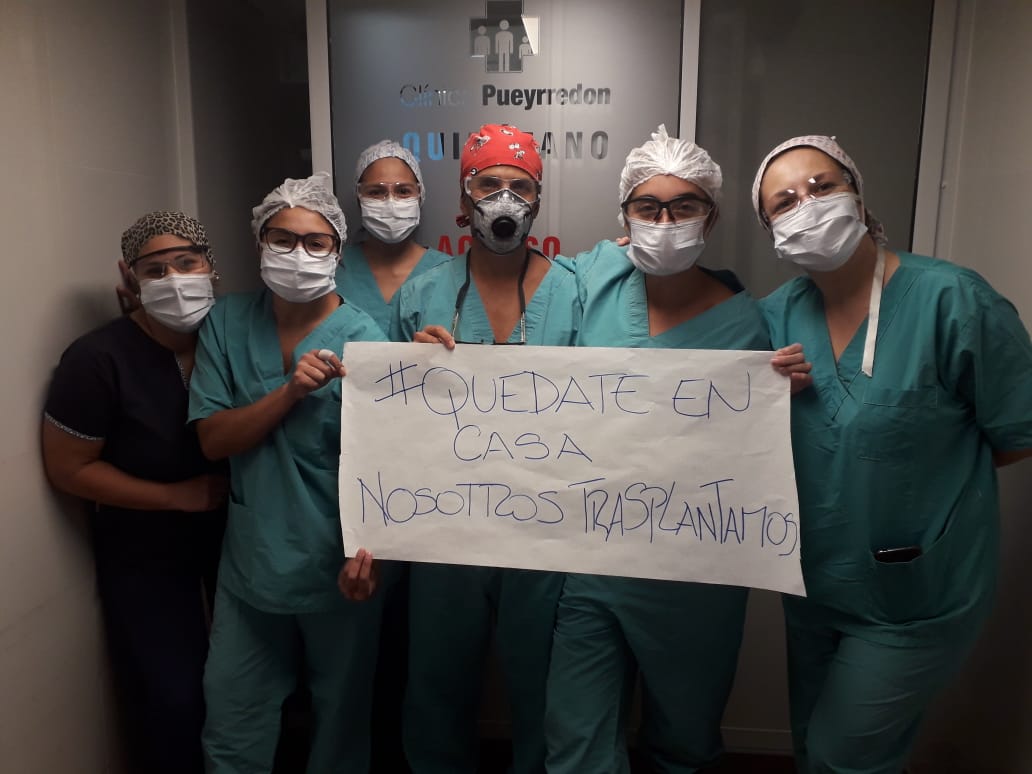 En plena pandemia, un equipo médico de Mar del Plata le realizó un trasplante de hígado a un hombre de 49 años que no tenía cobertura médica. Fue el primero del país desde que se decretó la cuarentena. Héroes sin capa. 👏👏👏