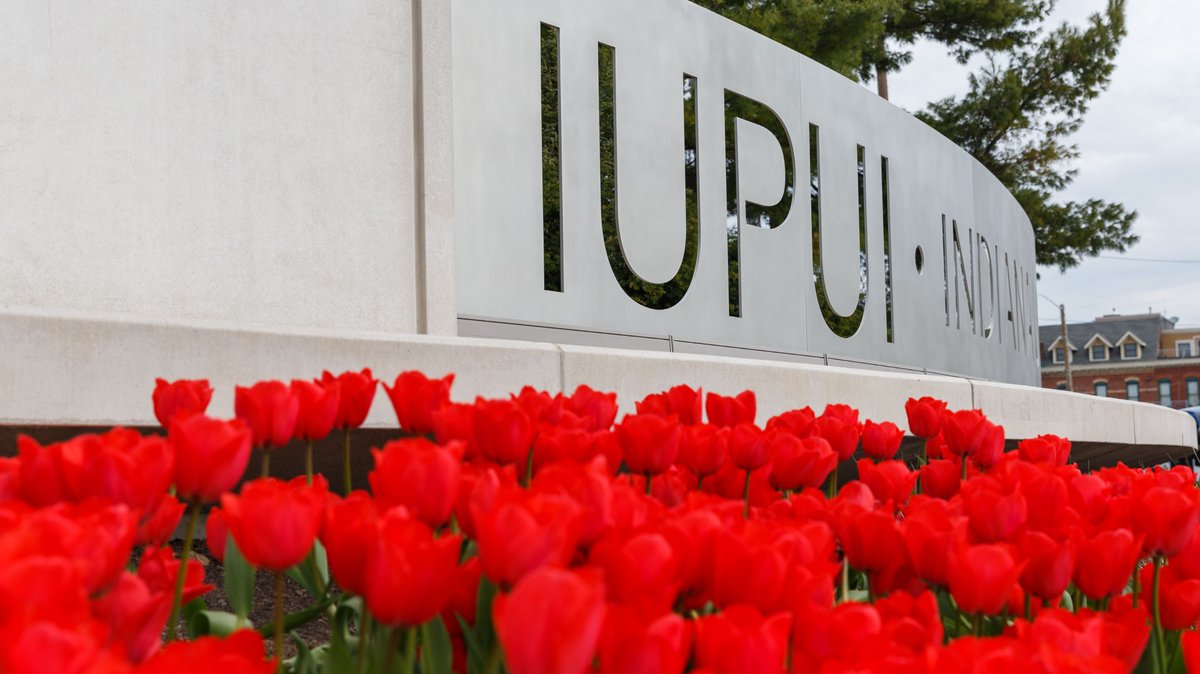 IUIndianapolis's tweet photo. Bringing some spring from campus to you 🌸🌷 https://t.co/7g3FQa8Jfg