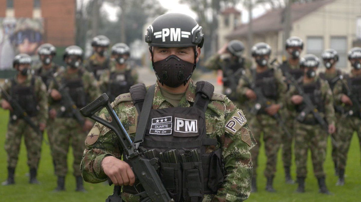 COMANDANTE_EJC's tweet photo. 1. Para enfrentar esta amenaza invisible, silenciosa y mortal de la #COVID19, existen tres anticuerpos infalibles que el @COL_EJERCITO de todos los colombianos aplica a diario: disciplina, profesionalismo y cohesión. #PrevenciónYAcción https://t.co/iPuofMXZ5v