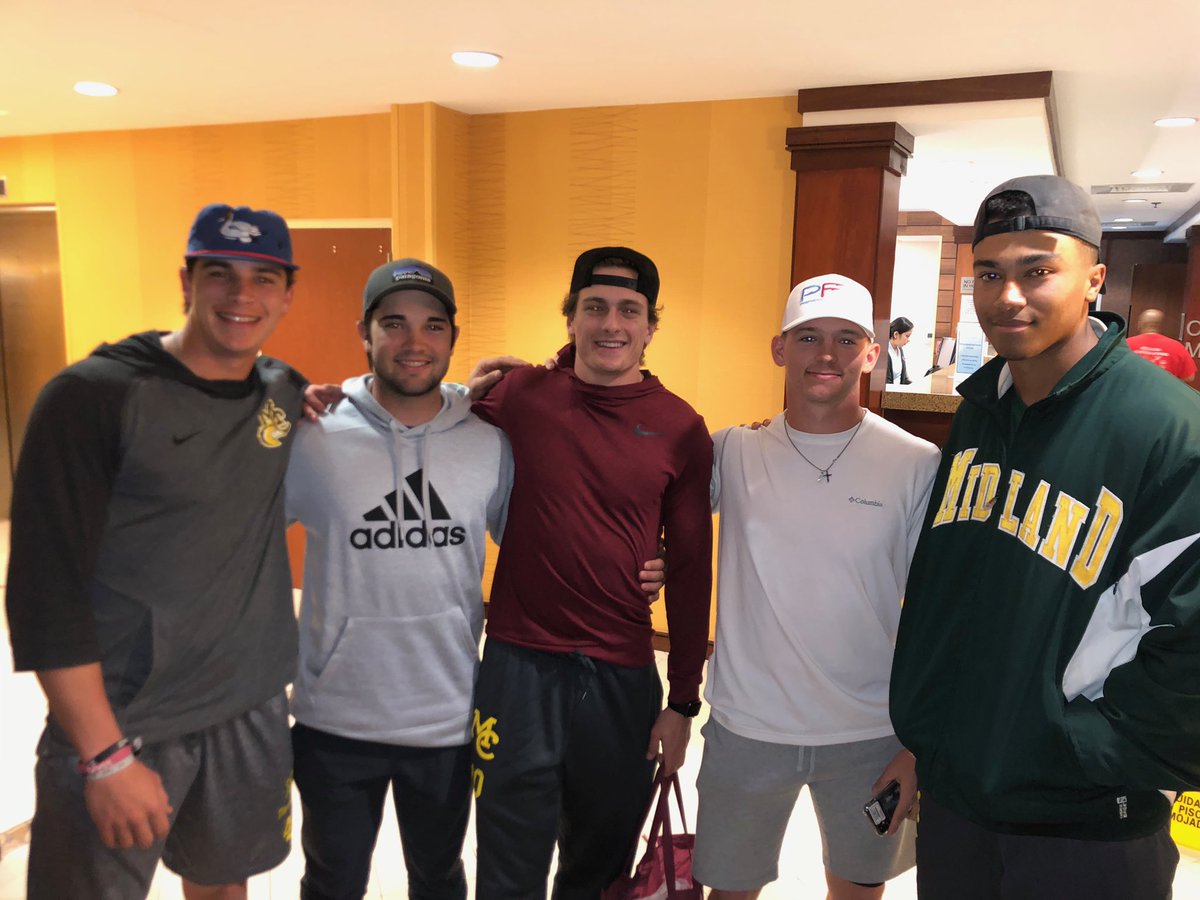 champagnedak's tweet photo. happy birthday to one of my boys, thanks for being a great friend mase. much love for you buddy!! https://t.co/JWRuxm68Rp