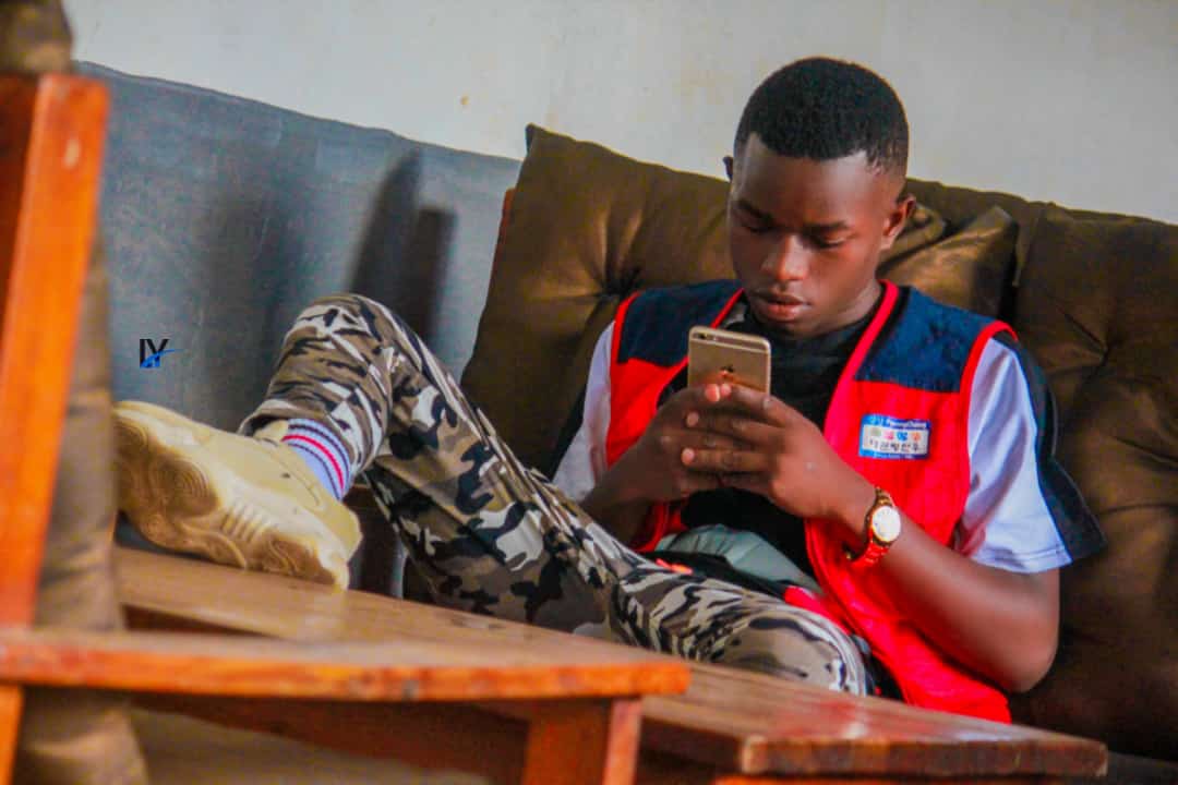 Namkubal huyu jamaa nmnyamwe z wa kwel ety wahun