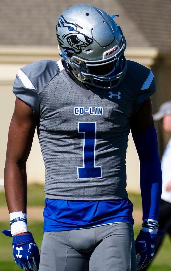 AnterioDraper's tweet photo. It has been a long process getting my recruitment started . Now that it has started I am beyond blessed and honored to say that i have gotten my first Juco offer from Copiah Lincoln Community College. #AG2G
@CoachMDavis12 https://t.co/QwGe7k9yfD