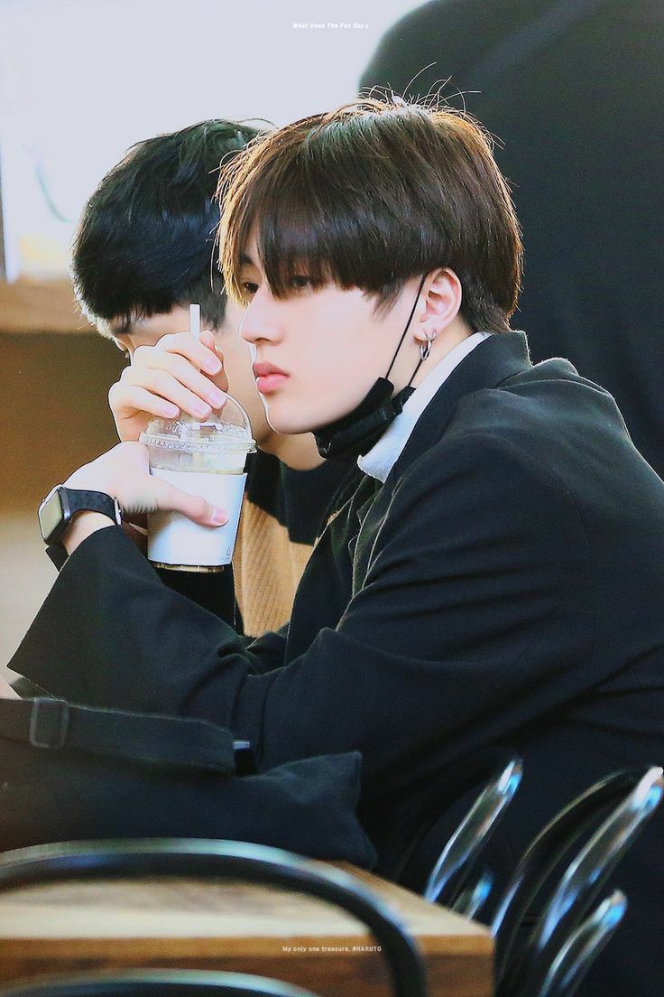 Hikaru_sin's tweet photo. Happy Birthday Adik kesayangan aku, salah satu dr sekian banyak lelaki tampan yang ku bucin kan. Selamat tumbuh besar dan makin tampan, salam dari nuna kesayangan haru yaa~.
#HARUTO
#루토야_행복한하루_보내
#CharmingLowToneHarutoDay https://t.co/Ii80BNxJ7Q