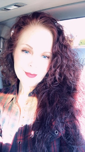 Brandyoneal19's tweet photo. #ad Win one of 100 KUSH Lip Glazes today when you join Glimmer, an exciting community filled with smart, empowering and fantastic women! #GlimmerInSpring #ad https://t.co/NiaXx4KXfo https://t.co/LL3T3dru43