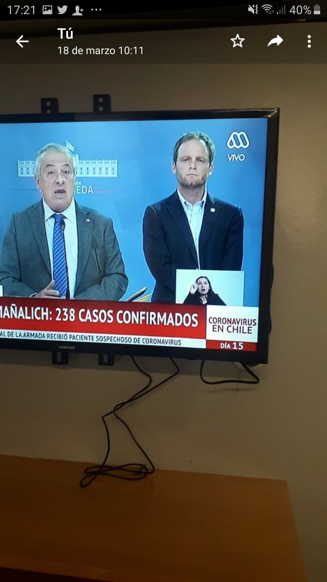 Por respeto a los derechos de acceso a la información de las personas sordas exigimos a los canales de tv <a href="/meganoticiascl/">Meganoticias</a> <a href="/T13/">T13</a> <a href="/TVN/">TVN</a> <a href="/chilevision/">Chilevisión</a> enfoquen al interprete y no tapen el recuadro del interprete de lengua de señas.