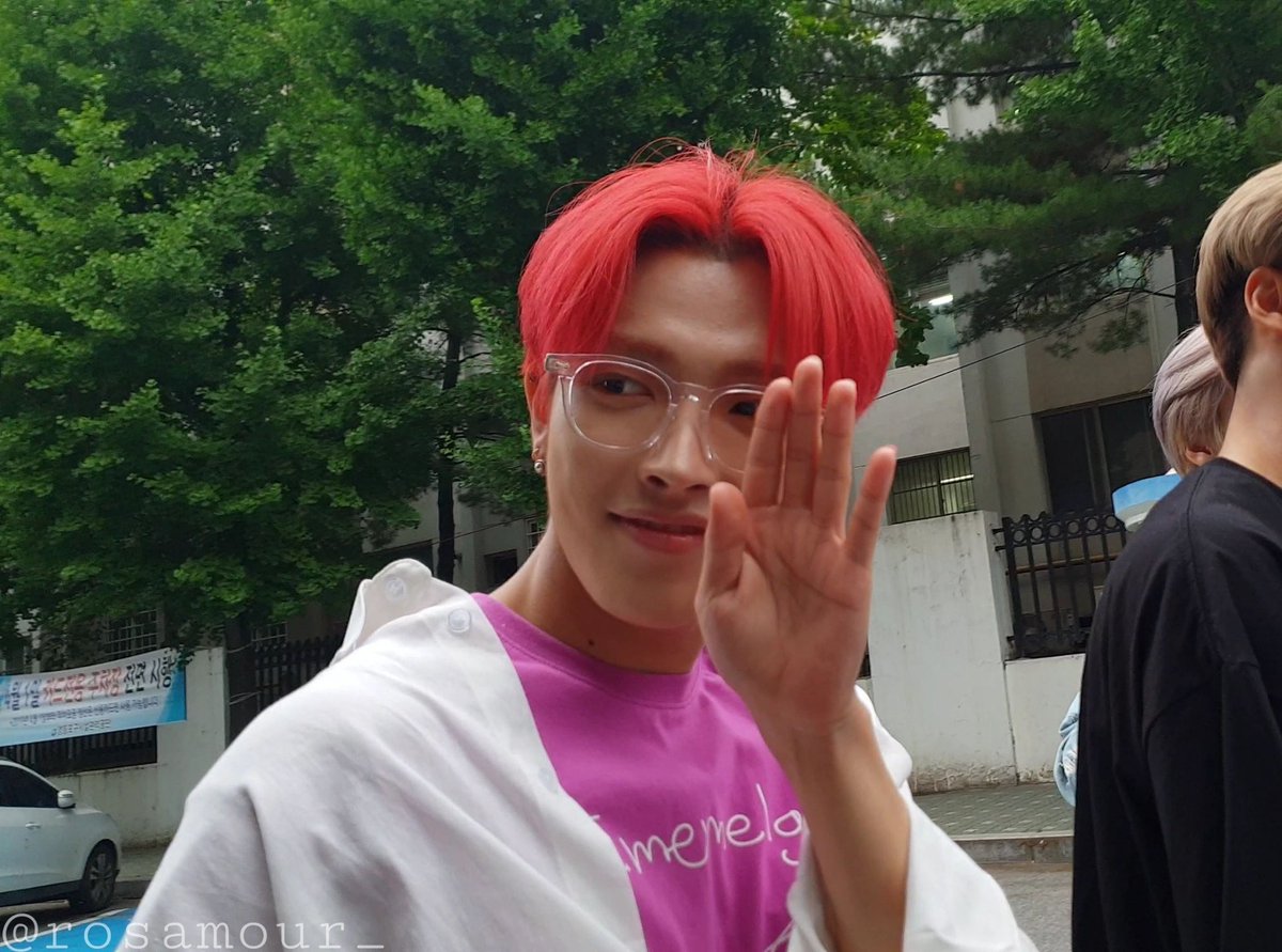 Hongjoong’s natural skin tone; an important and small thread