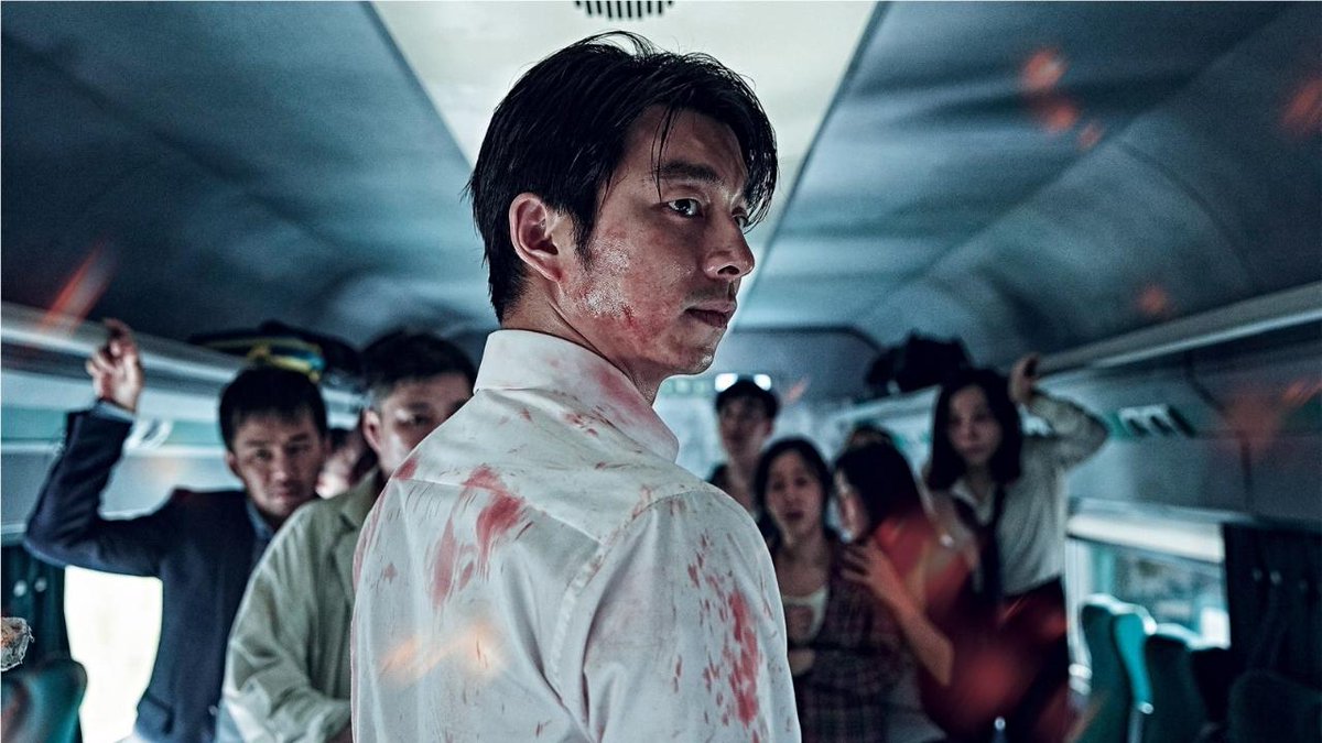 #13 - Dernier train pour Buzan de Sang-ho Yeon (2016)Un film de zombie Sud-Coréen qui nous conte l'histoire du dernier train a quitter une ville contaminée par un virus transformant la population en zombie. C'était sans compter la présence de l'un d'eux dans le train. Génial.