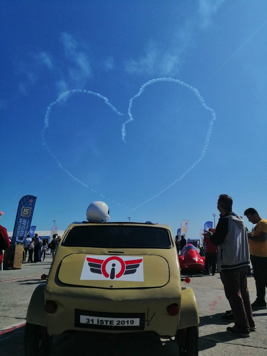 Üniversitemizden uzak kaldığımız bu zor dönemde bizlere verdiğiniz destek için ne kadar teşekkür etsek azdır.  Sizlerin “aşıladığı” umut sayesinde motivasyonumuzu canlı tutmak için elimizden geleni yapıyoruz. Elbet bir gün kavuşacağız! <a href="/TurkayDereli/">Türkay Dereli</a> <a href="/isteEduTr/">İskenderun Teknik Üniversitesi</a> <a href="/ieeeiste/">IEEE İSTE</a>