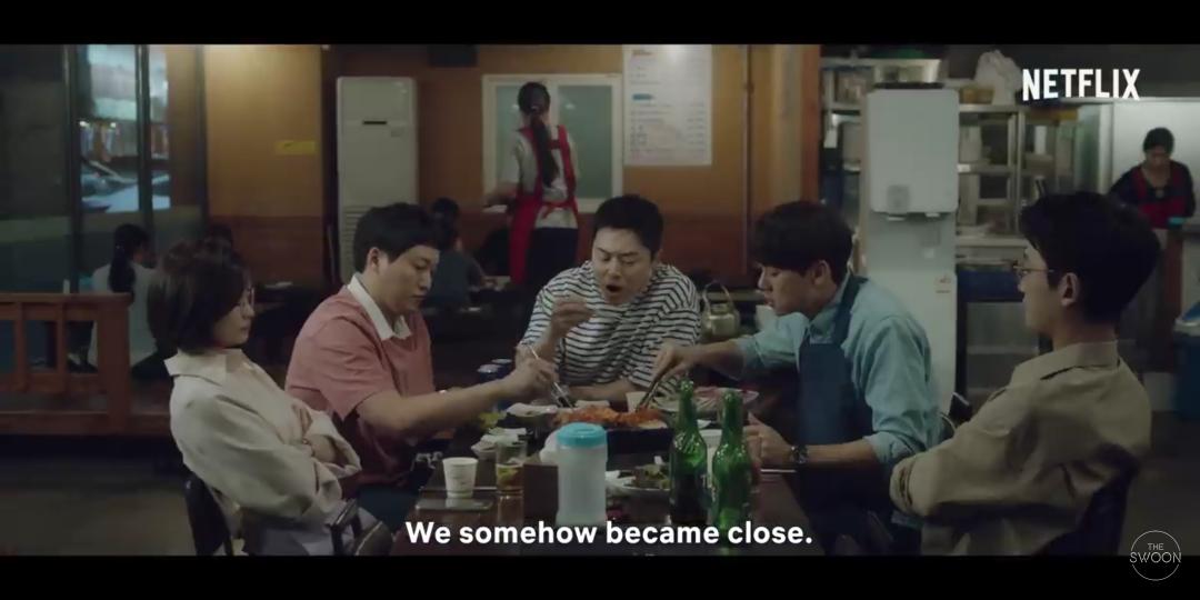 These two w a similar posture . The usual drill, they're done eating while the rest just started #HospitalPlaylist  #YuljeSquad  #JungKyungHo  #JeonMido  #YooYeonSeok  #KimDaeMyung  #JoJungSuk