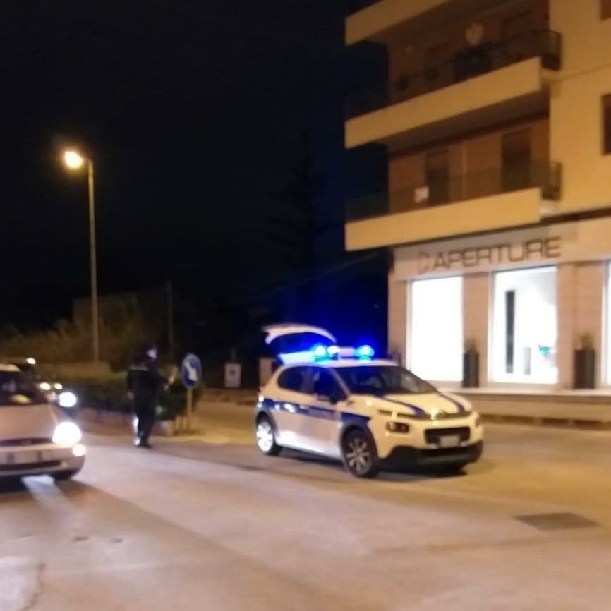 italiasindaco's tweet photo. #StopAlContagio
Anche oggi CONTROLLI in tutta la città.
•
Buonanotte https://t.co/vJoyO5BqMa