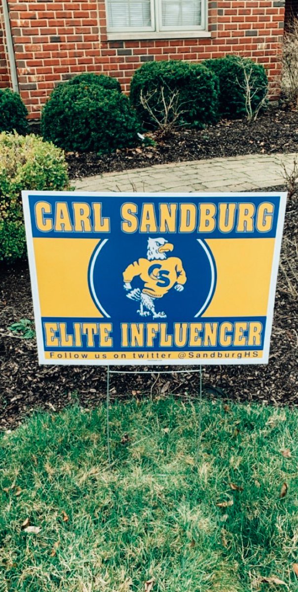 Brielle_M_1550's tweet photo. Thank you @jltyrrell8 &amp; @GregGardner718 for this awesome surprise this morning! Glad to help build the amazing #eliteculture you both have instilled in our school💙 Forever greatful to be at a school that cares about the connectedness between students and staff! @SandburgHS #CSHS https://t.co/O1hjuZiOtE