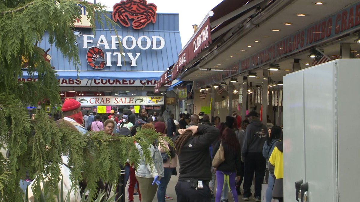 TODAY -  #SocialDistancing  The Fish Market @ The Wharf  @wusa9