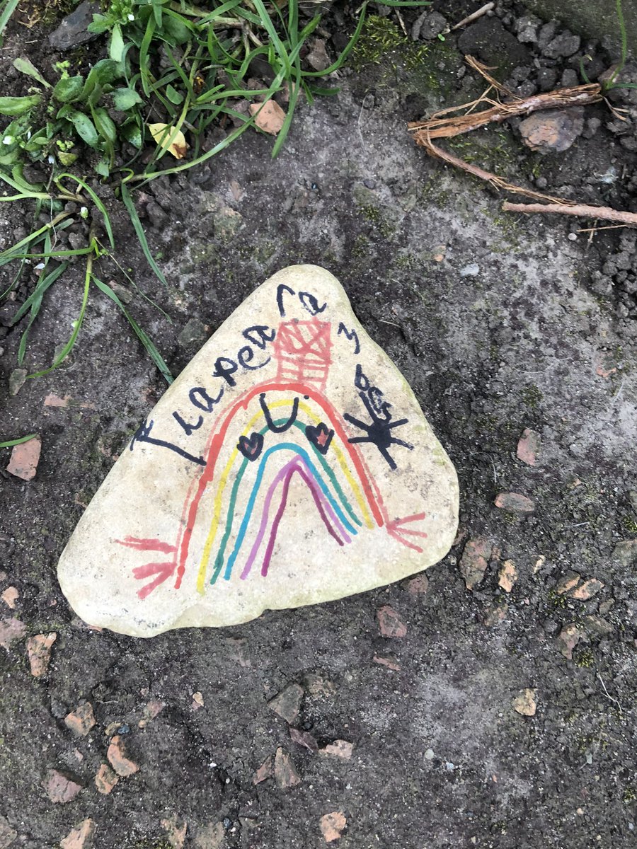 AllGosforth's tweet photo. Found on our walk through Gosforth this evening 🌈 😊 https://t.co/4TnY9t5gAQ