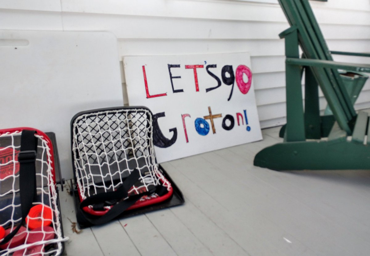 CoachLow tweet media