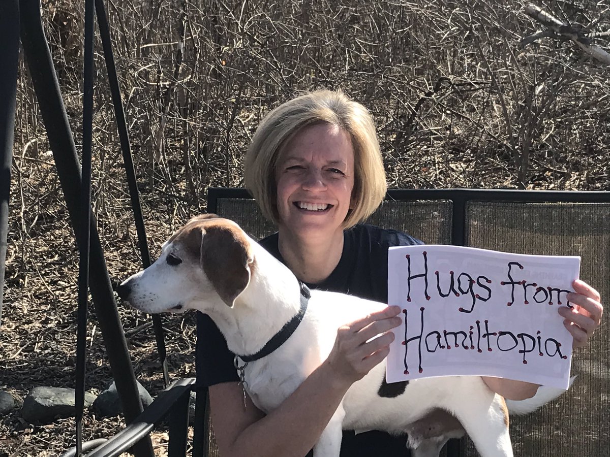 HamiltopiaC17's tweet photo. Oakview 8th grade, if you need ANYTHING, let us know. We are here for you. #InThisTogetherOakview https://t.co/3xtIKoA3Lz
