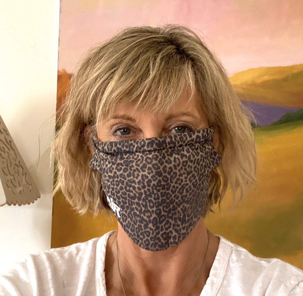 This is important! We have been told we don’t need masks because health workers need them desperately &amp; there aren’t enough for the general public too!  Please share! We can flatten our curve too!!                                   youtu.be/kY0ZNpwwsfw. #facemask #masks4all