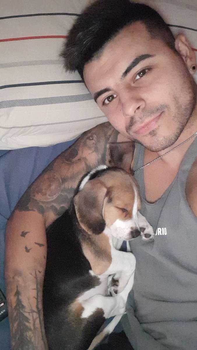 LuucasJuarez's tweet photo. Siesta con el bebecito 🐶 https://t.co/5i1vpliaCM