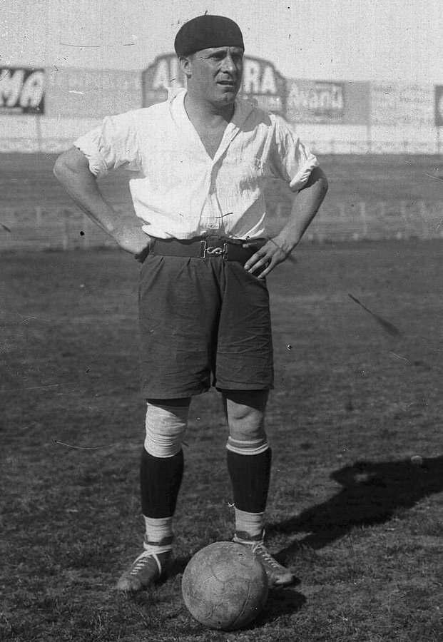 FOTOS HISTORICAS O CHULAS DE FUTBOL - Página 15 EUynbpyXgAEOErk?format=jpg&name=900x900