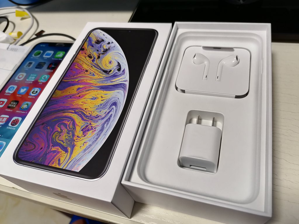 AlanLiu_US's tweet photo. iphonexsmax我认为这是苹果4G手机的绝唱，最后的经典。比11系列精致的id设计，3Dtouch，双卡双待，A12，4Gram，合乎预期的信号表现。 https://t.co/Em205nWUk7