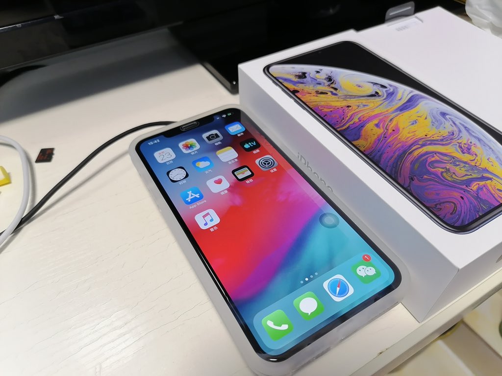 AlanLiu_US's tweet photo. iphonexsmax我认为这是苹果4G手机的绝唱，最后的经典。比11系列精致的id设计，3Dtouch，双卡双待，A12，4Gram，合乎预期的信号表现。 https://t.co/Em205nWUk7