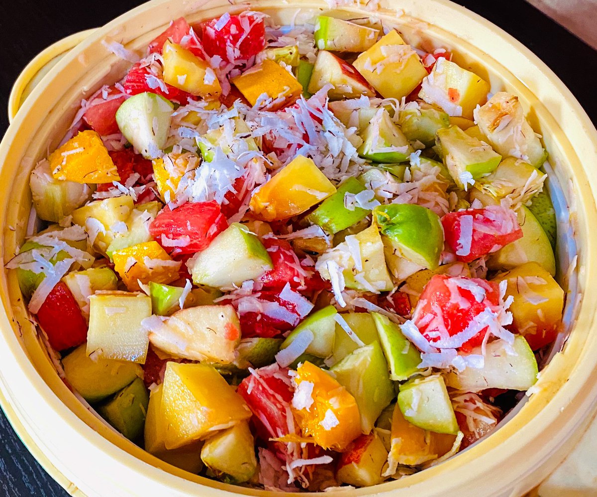 So I started with a palate cleanserFruit Salad in Tropical Blast with Coconut shaving.The Tropical blast was basically Chivita (Pineapple and Nectar)..I had diced watermelons, pawpaws, apples, pears ..drizzled with lemon juice to prevent discoloring