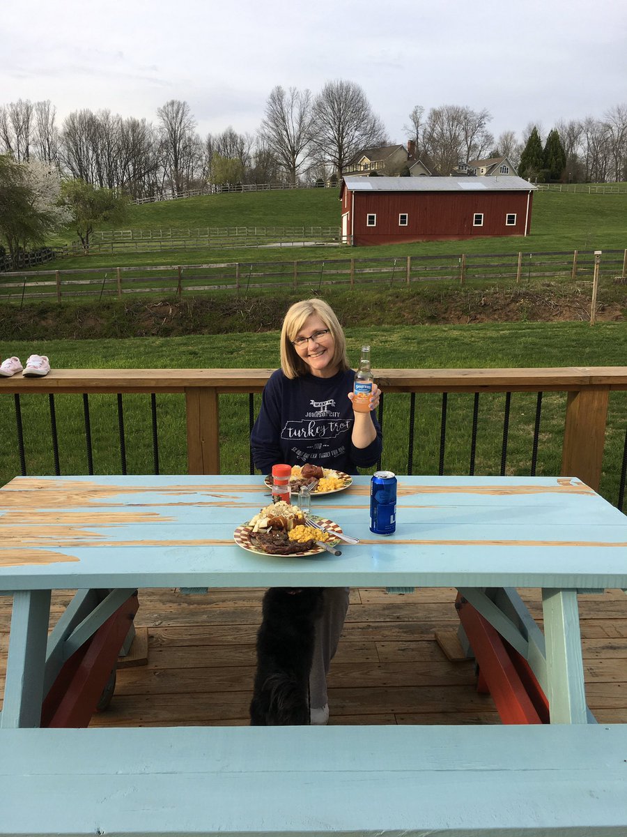 DrinkTheView's tweet photo. Miss Lorrie Drinks in the View from her back-porch in Tennessee. Lorrie writes ” Day 111 since the virus...Stop and enjoy the little things in life for they are the best things in life!”

#southernliving #southerncharm #corona #hope #countrygirl #littlethings #tennessee https://t.co/yrjUUam3hT