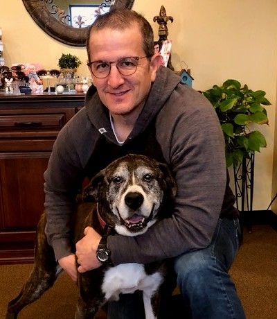 JenningsEye's tweet photo. Foot traffic is down in the office, but paw traffic is a little above average. We're here when you need us for urgent situations, emergencies, contact lens orders shipped to you and telehealth exams! #VisionSourceCoMo #Pets #TeleHealth #TeleOptometry https://t.co/FmL5ZOb7SG