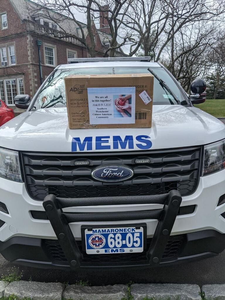 Yangyang_2021's tweet photo. Southern Westchester Chinese (Chinese American) Community takes actions to stop the Coronavirus spreading.  $$ and > 10,000 face masks have donated to the New York hospitals and local communities. We are all #InThisTogether.#UnitedDefeatCovid19 #Covid19  
@cnn @realDonaldTrump https://t.co/ys0lxdU96k