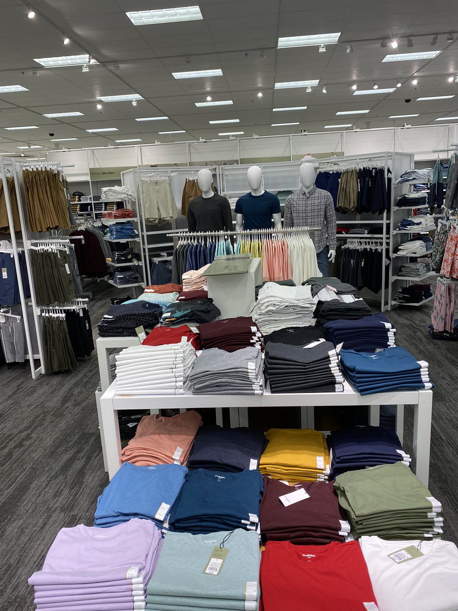 AllisonCrilly2's tweet photo. Men’s DBO’s April and Katia delivering an outstanding presentation for our guests! #D310 #T2210 @aldenkooken @VisualMiami @nikihcopeland @TerryTh08713894 https://t.co/pT2L9JRWco
