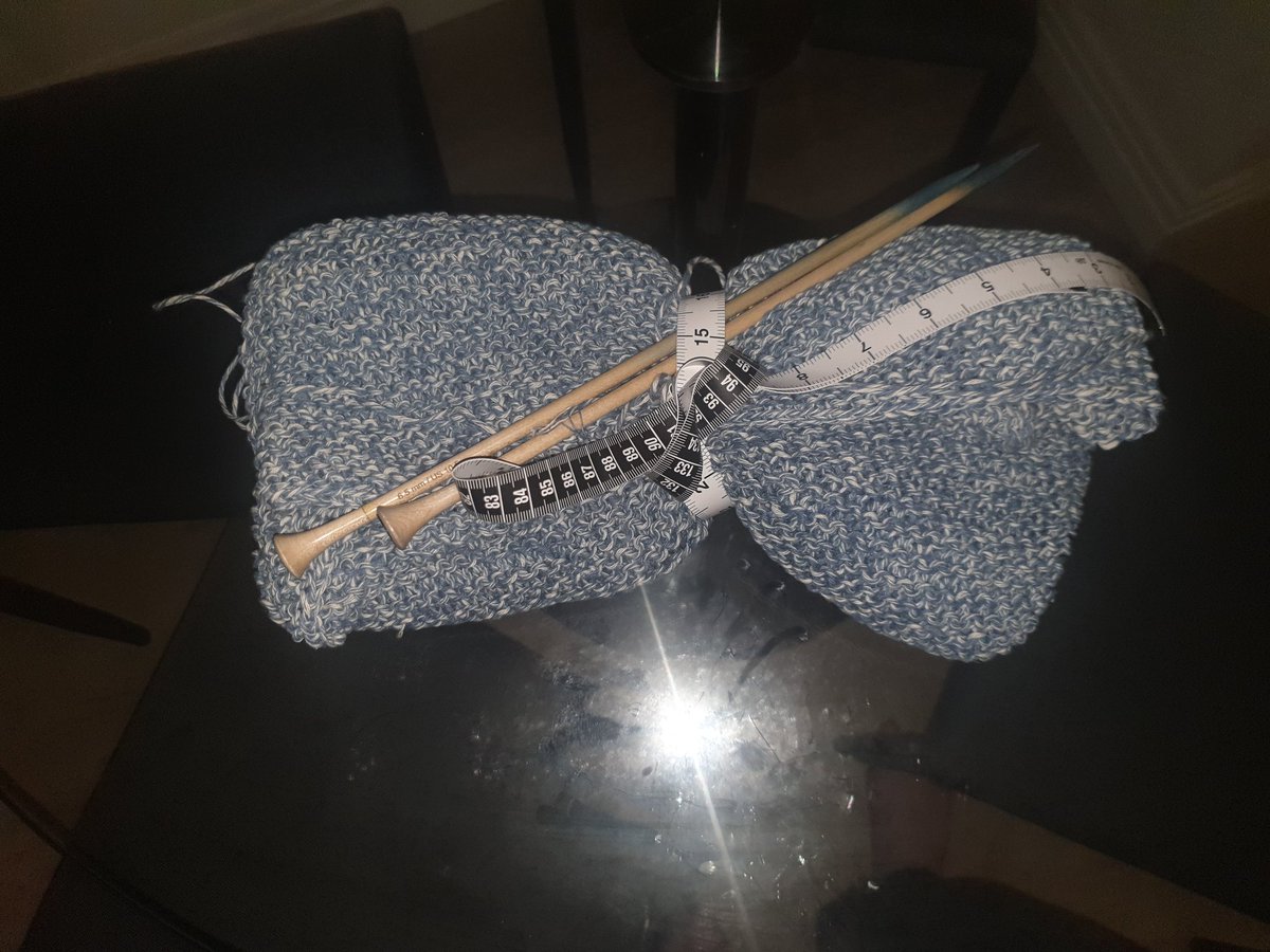 SCienceSophs's tweet photo. Back panel.
One front panel done.

And i even tied it all up!!
#knitting #ecowool #recycledwool #knitters #woolandthegang #summernightscardigan #cardigan #handmade https://t.co/N9SzuR0YX5