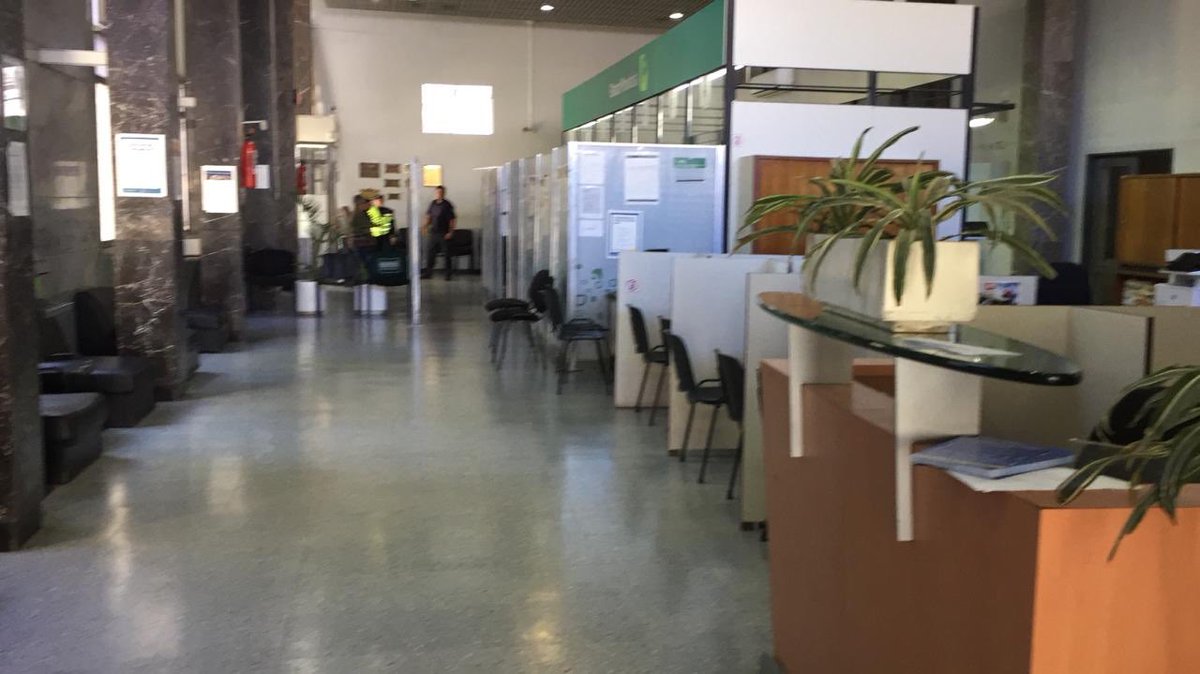 Kicillofok's tweet image. También un especial agradecimiento a las y los trabajadores del @bancoprovincia por su compromiso y por acercar el Estado a los que más lo necesitan.