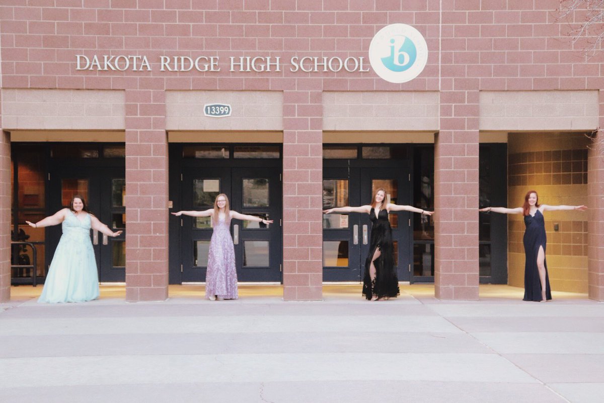 KThielking1's tweet photo. Grade school friends making the most of their would be Senior Prom from 6 feet apart. #covid19prom #seniors2020 https://t.co/xKrkBmaTB9