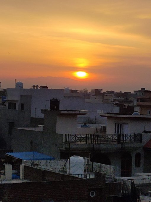 View image on Twitter