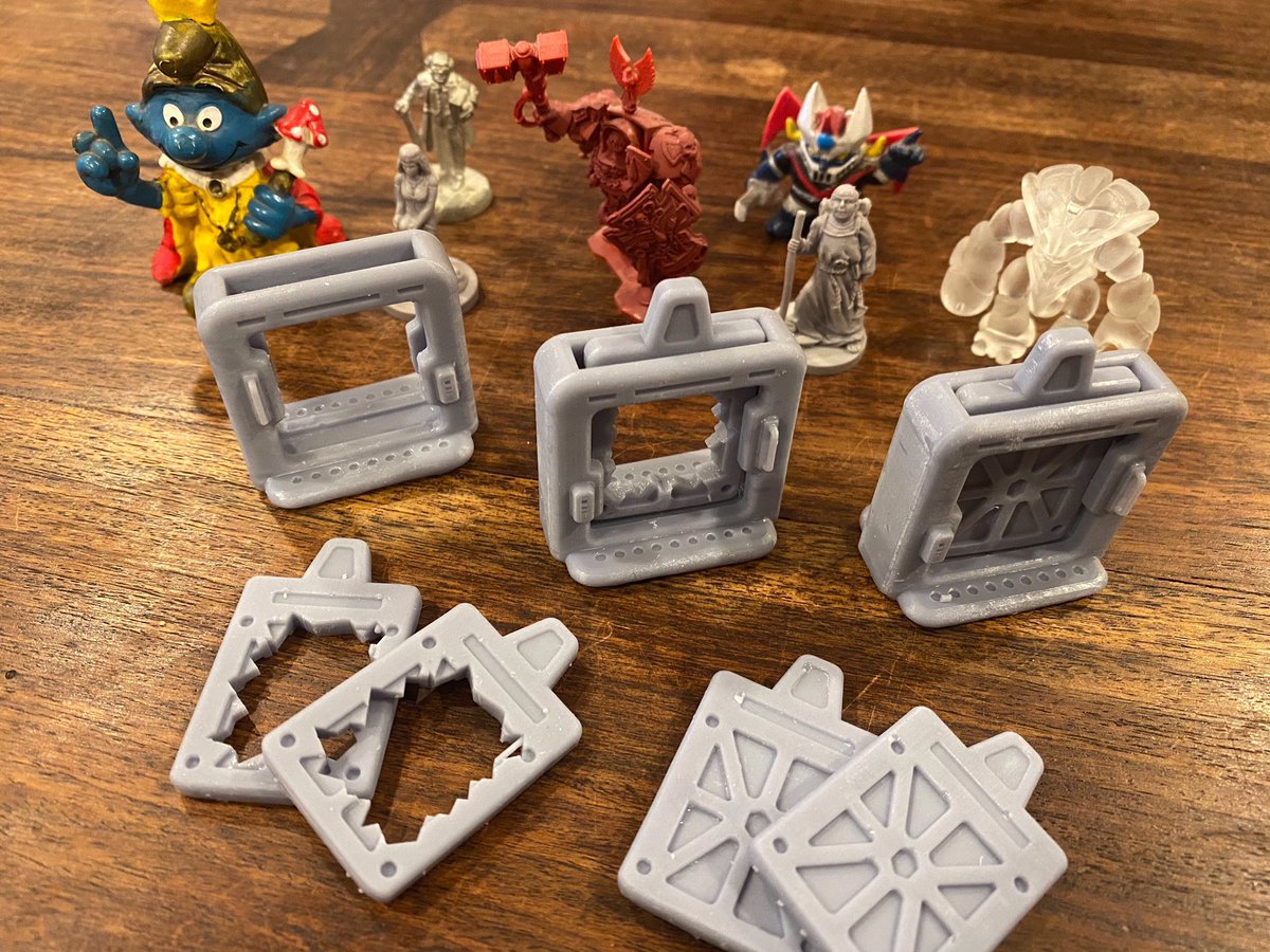 SuperRobotPunch's tweet photo. First test print. They’re pretty good. It’s really fun to swap out the doors. Need to a make some tweaks though. #superrobotpunch #nemesisboardgame #scifi #scifiart #future #boardgame #3dprint #toyphotography #toy #toysoldier #actionfigure #mechdesign #illustration #shapr3d https://t.co/3MgbOvybjf