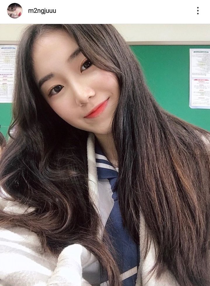 NEXT.. The photo that Jean used (wears hanlim uniform) it was edited because the first one who posted it was minju. Wowww she really have a greats skills to edit