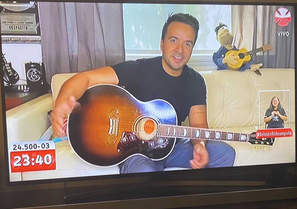Valeps's tweet photo. Infaltable! Gracias @LuisFonsi una vez mas por apoyar esta causa! #Teleton202 #TeletonTeAcompaña https://t.co/6uHMq5VN28
