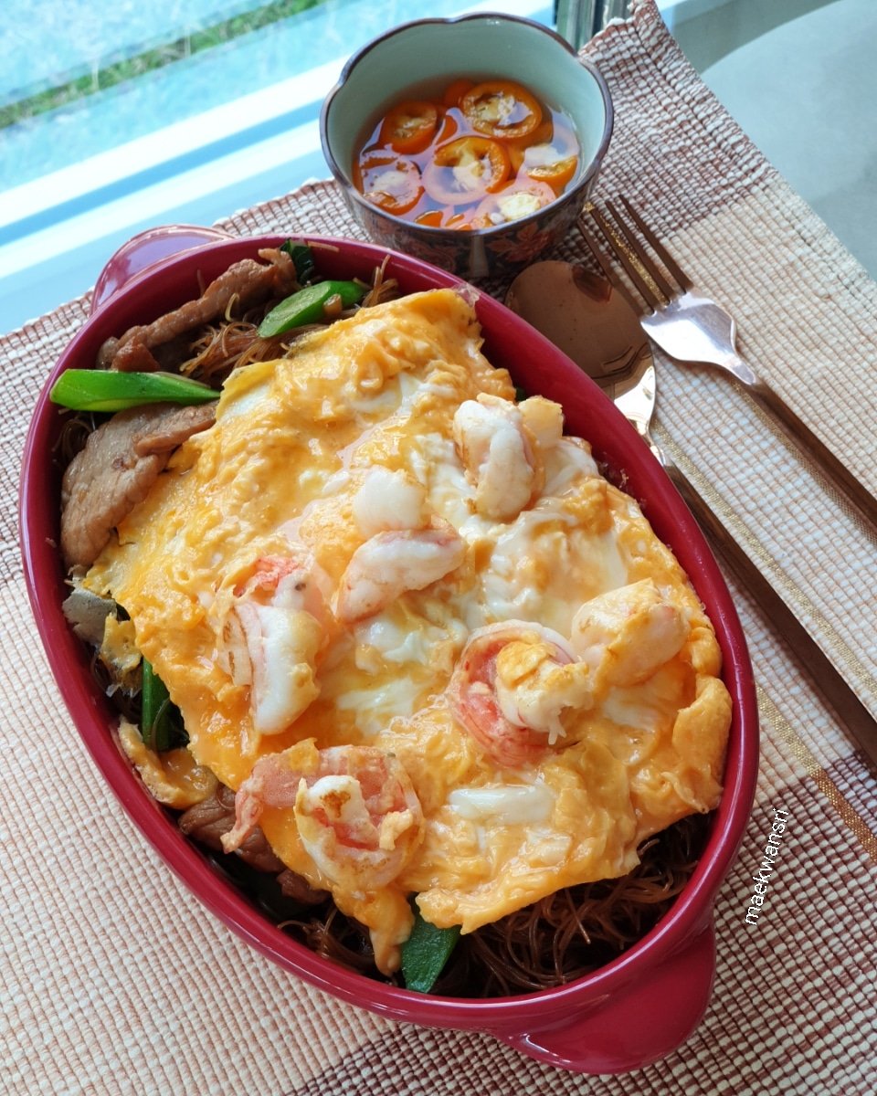 KwansriR's tweet photo. ผัดซีอิ้วเส้นหมี่ราดหน้าไข่คนกุ้งเด้ง..แค่อยากกินเลยต้องทำจ้ะ #maekwansri สูตรจ้ะ https://t.co/nCs5kPm8gQ https://t.co/x0Ha27Q7eq