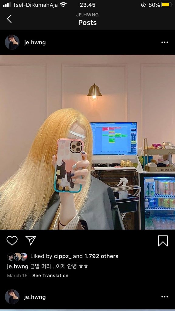 She had been to Paris before and looks like she bought iphone 11 and WHY THE HECK SHE HAVE ALL THE COLOUR?