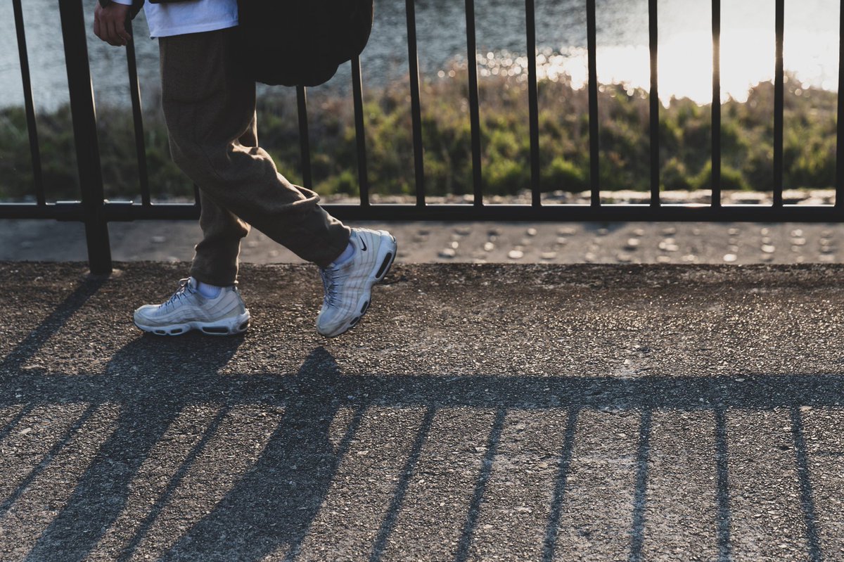 ふらっと 専属カメラマン 鴨川夕陽顔見えない系ぽんリーロンリーな写真も少しあり〼
