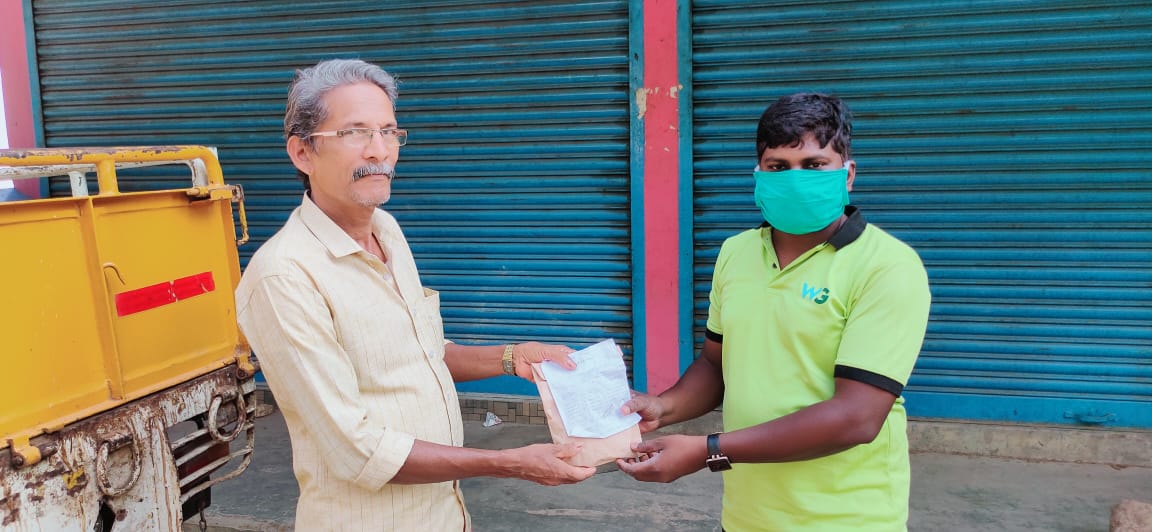 MuhamedAshik2's tweet photo. Distributing of emergency medicines to 40+ patients who have received kidney in and around palakkad District by the request form ORMA (Organ Received Members Association).
#medichain
#White_guard
#EmergencyMedicine
#lockdown
#Covid19India https://t.co/ULSNS7rsPU