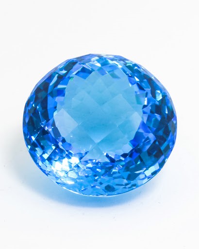 𝓣𝓸𝓹𝓪𝔃 Topaz is a powerful stone for strengthening the whole physical body. It balances, soothes and cleanses emotions and thoughts, releases stress, and brings joy. In spiritual sense this stone brings love and peace.