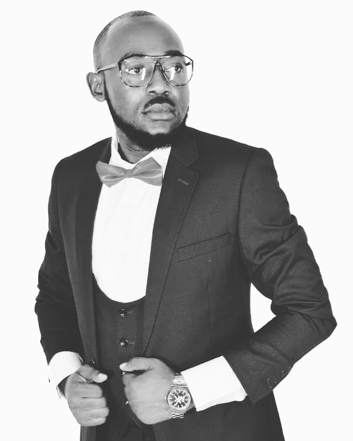 JordanArlay's tweet photo. La pandémie covid_19,encore un ennemi qui ne s'amuse.
En douce elle vient, très vite elle assomme.Restons à la maison sauvons des vies. Le clip #StopCovid19 disponible sur YouTube le lien 👇👇
https://t.co/QS0YGTJNN7
#StopCovid19 
#RestezChezVous 
#lAfriqueNestPasUnlaboratoire https://t.co/sx2BudALLL