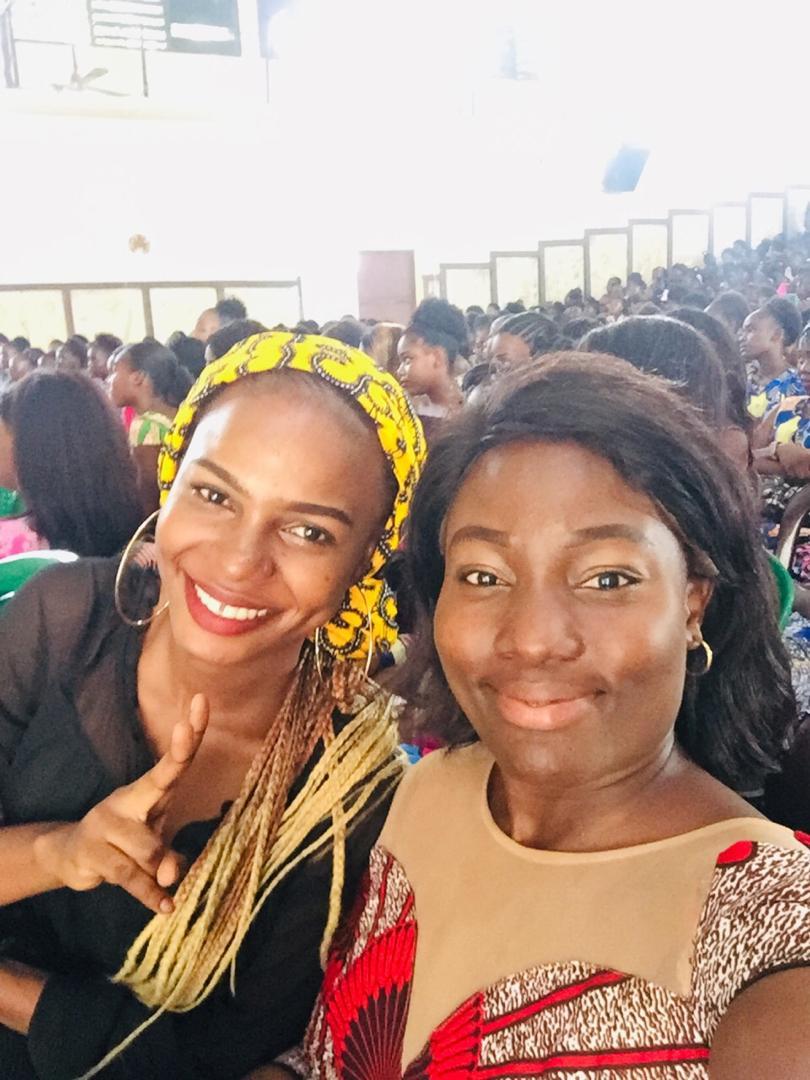 Soeurlevetoi's tweet photo. #soeurlevetoi lancement des activités du mois de mars avec collège #bonsomi pour encourager les femmes qui ont compris que le rôle de la femme ne se limite pas qu'au bien-être d'un foyer,à encourager et à raconter leur histoire, partager leur compétence avec les autres femmes https://t.co/cTXEFbt3zP