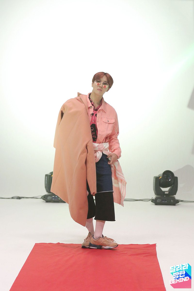 Model Hobi yes!! He can pull off any outfit  King of fashion baby!  #제이홉  #JHOPE #방탄소년단제이홉