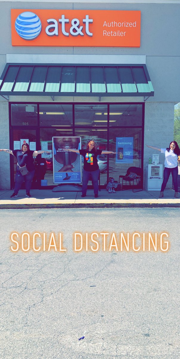 Practicing social distancing in Prestonsburg, Ky! Helping our customers curbside and enjoying the beautiful weather! #primestrong #promecomms #seky #eastmode