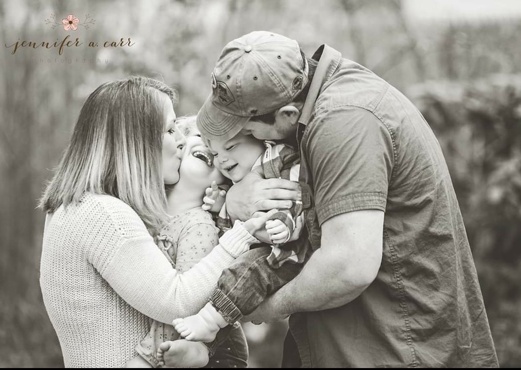 JenACarrPhotog's tweet photo. #Porchraits #porchproject #jenniferacarrphotography https://t.co/Gq0x23pDIH
